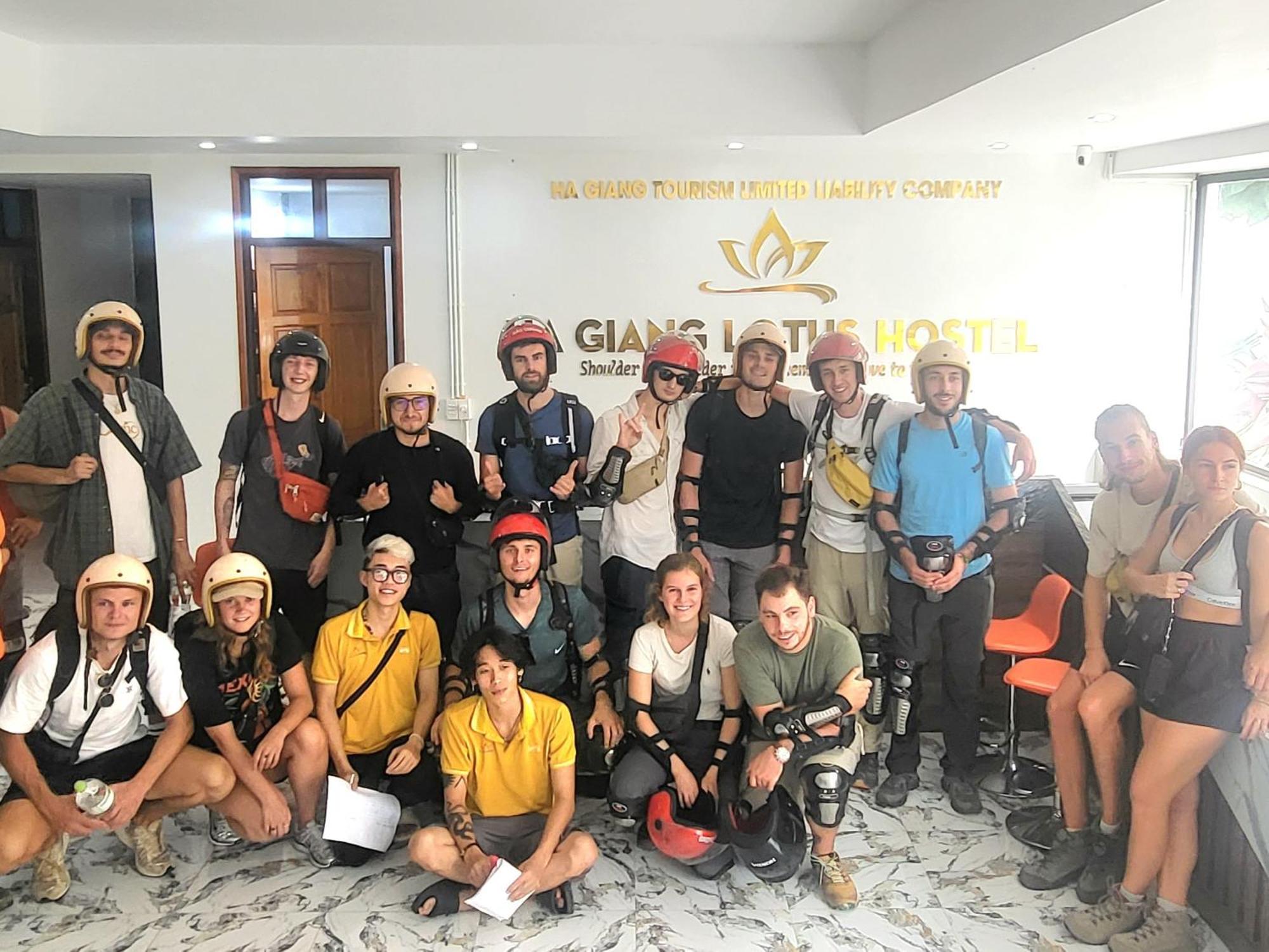Ha Giang Lotus Hostel Motorbikes Tours Εξωτερικό φωτογραφία